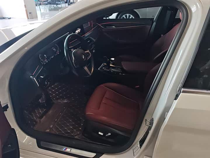 Фото 9 - BMW 5 Series