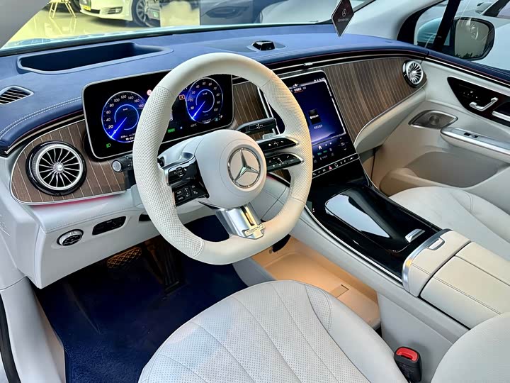 Фото 8 - Mercedes-Benz EQE SUV