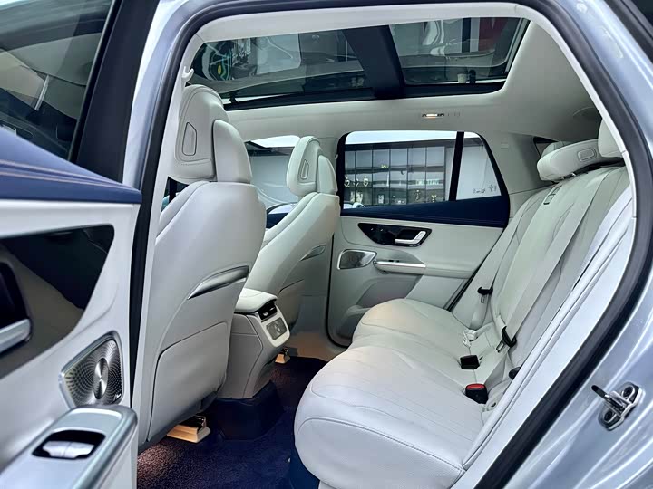 Фото 9 - Mercedes-Benz EQE SUV