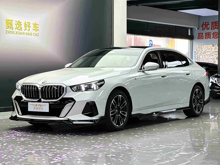 Фото 1 - BMW 5 Series