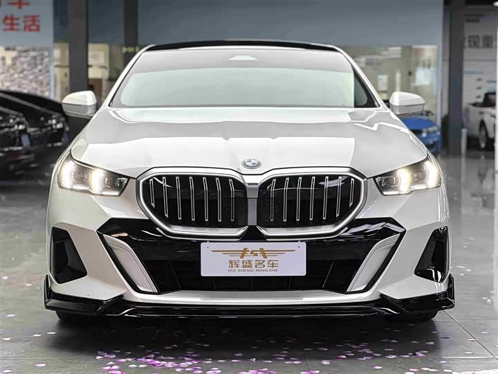 Фото 2 - BMW 5 Series