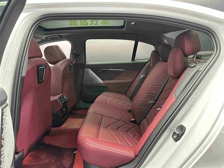 Фото 6 - BMW 5 Series