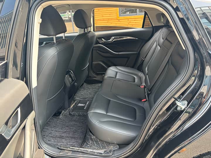 Фото 6 - Bestune B70