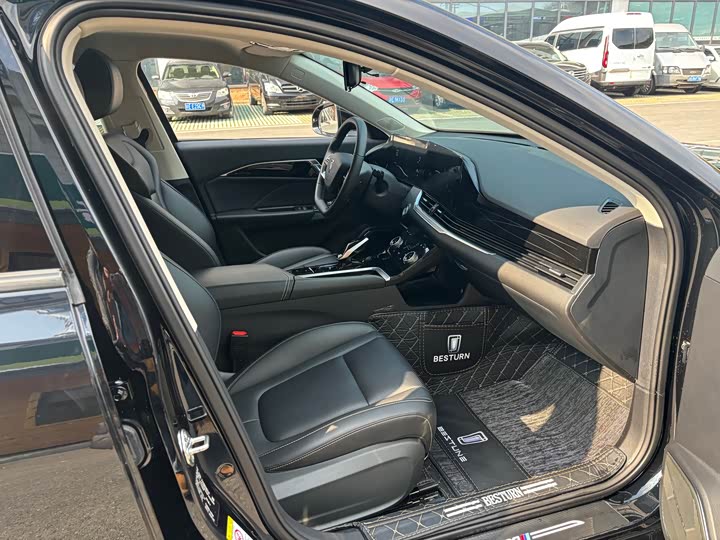 Фото 7 - Bestune B70