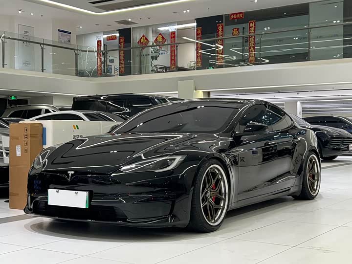 Фото 1 - Tesla Model S