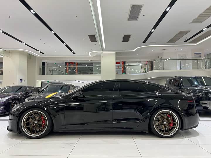 Фото 8 - Tesla Model S