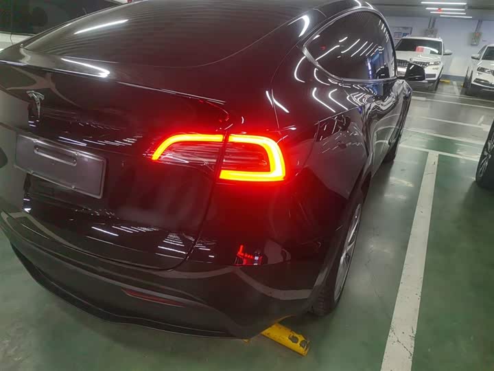 Фото 8 - Tesla Model Y