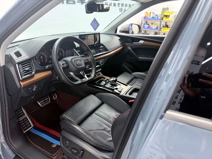 Фото 8 - Audi Q5L