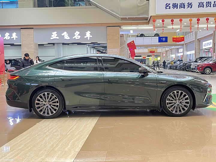 Фото 9 - Geely Galaxy Starshine 8 EM-i