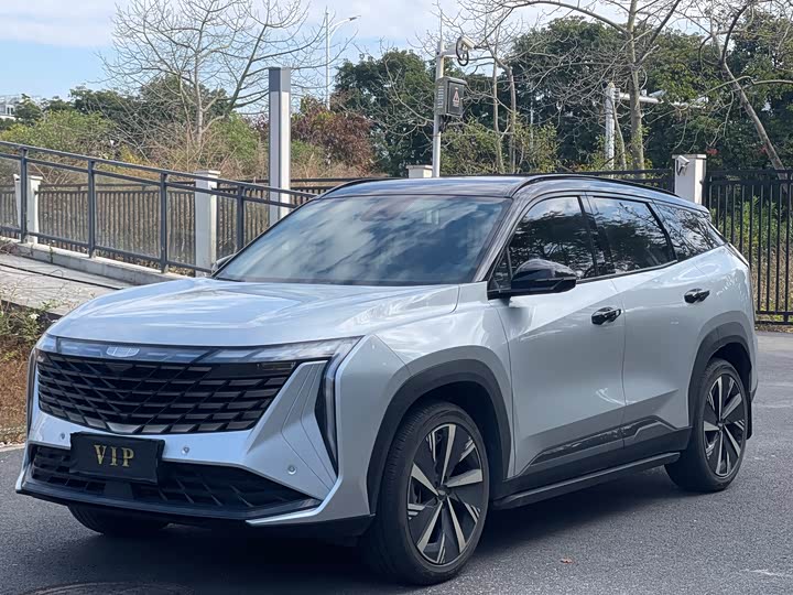 Фото 1 - Geely Atlas L