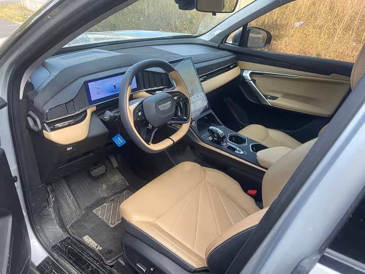 Фото 4 - Geely Atlas L