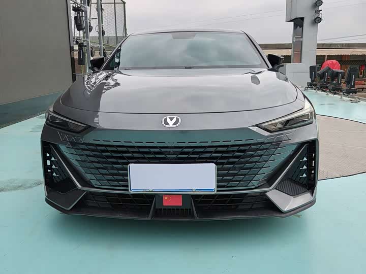 Фото 2 - Changan UNI-V