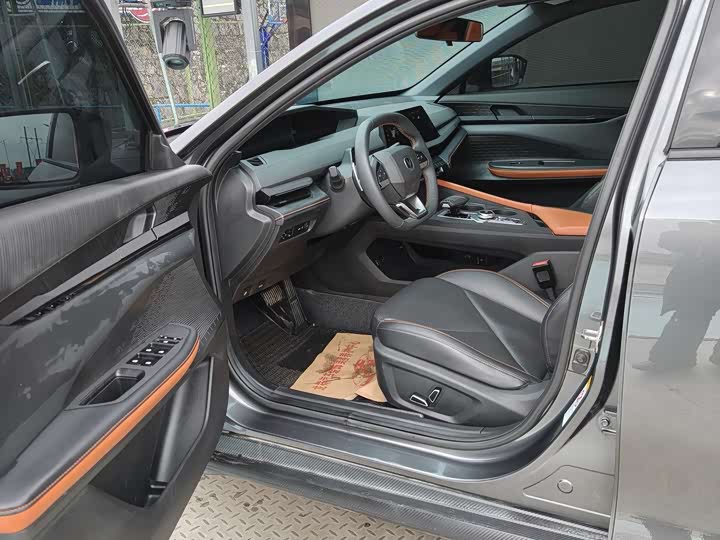 Фото 4 - Changan UNI-V