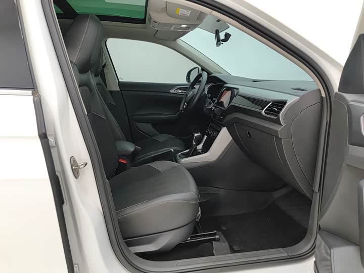 Фото 3 - Volkswagen T-Cross