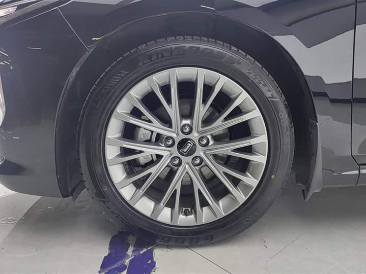 Фото 6 - Bestune B70