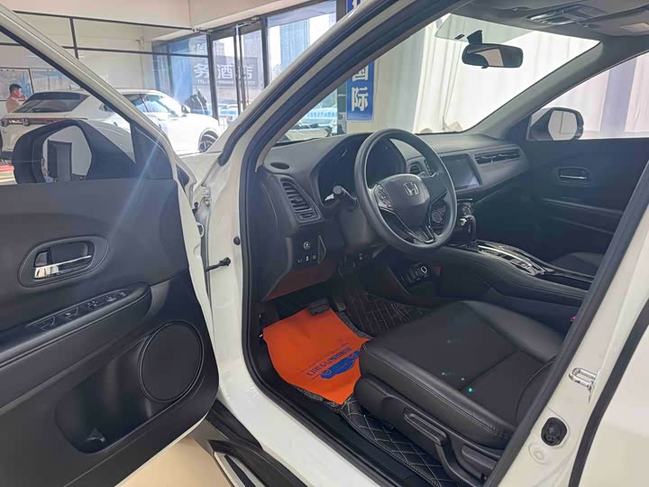 Фото 7 - Honda Vezel