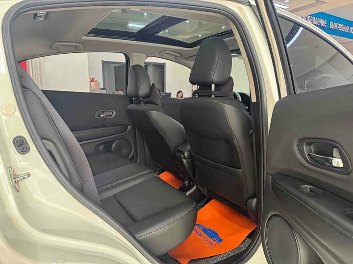 Фото 9 - Honda Vezel