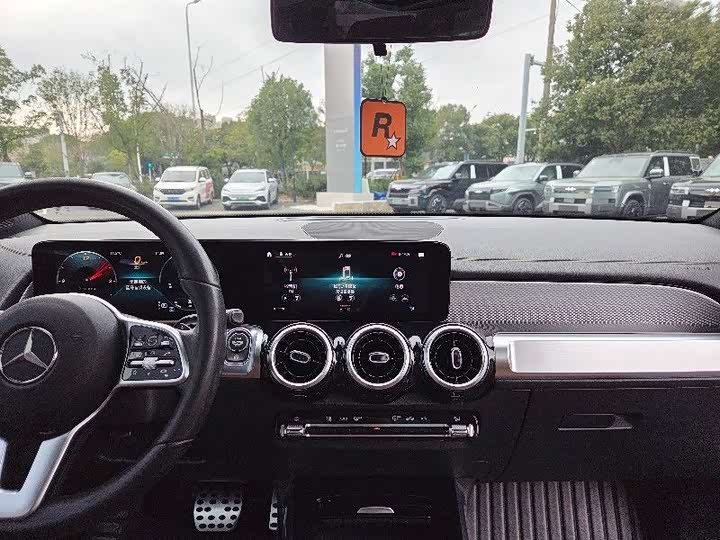 Фото 9 - Mercedes-Benz GLB-Class