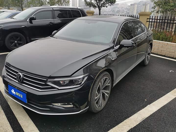 Фото 1 - Volkswagen Magotan