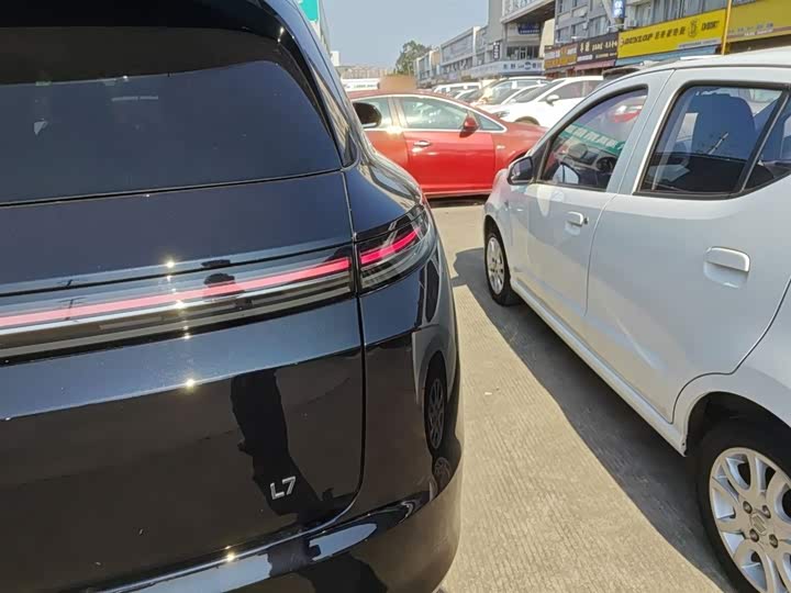 Фото 8 - LiXiang L7