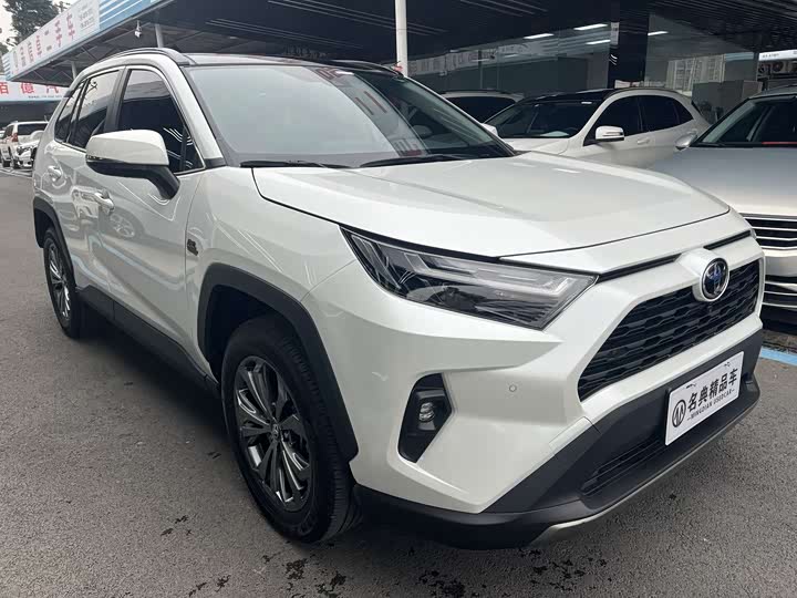 Фото 3 - Toyota RAV4