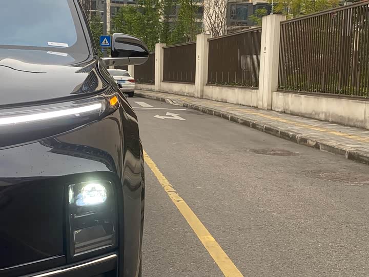 Фото 6 - LiXiang L9