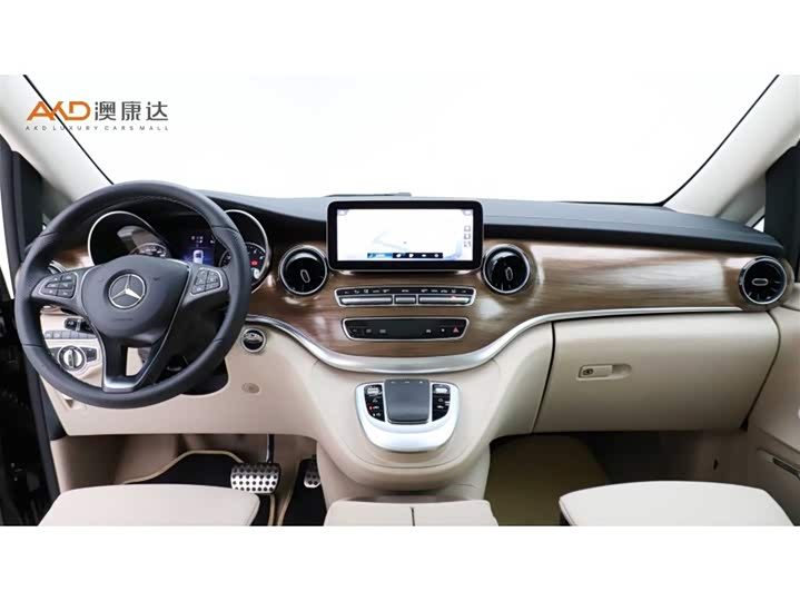 Фото 5 - Mercedes-Benz V-Class