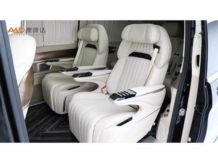Фото 7 - Mercedes-Benz V-Class