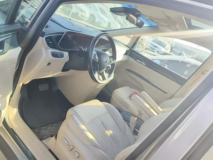 Фото 9 - Buick GL8 ES