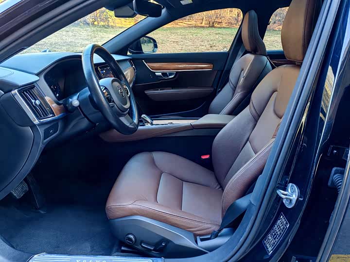 Фото 5 - Volvo S90