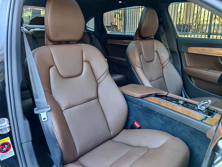 Фото 7 - Volvo S90