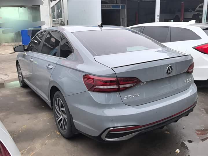 Фото 3 - Volkswagen Lavida