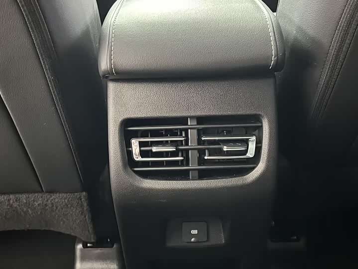 Фото 8 - Haval M6