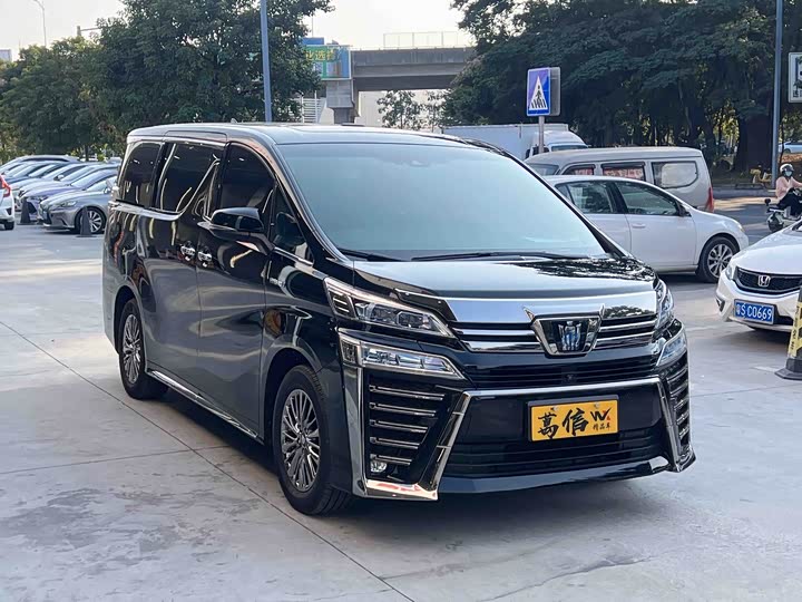 Фото 3 - Toyota Vellfire
