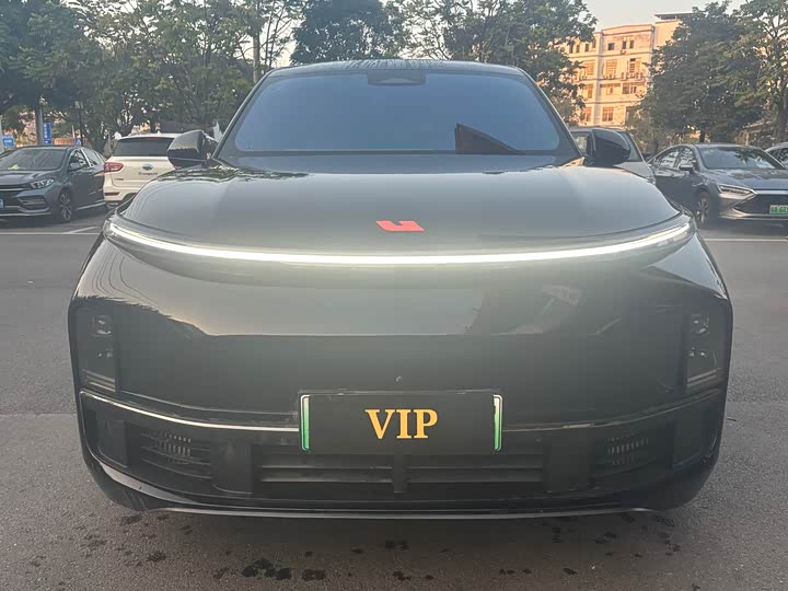 Фото 2 - LiXiang L8