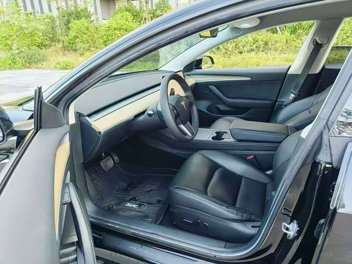 Фото 5 - Tesla Model 3