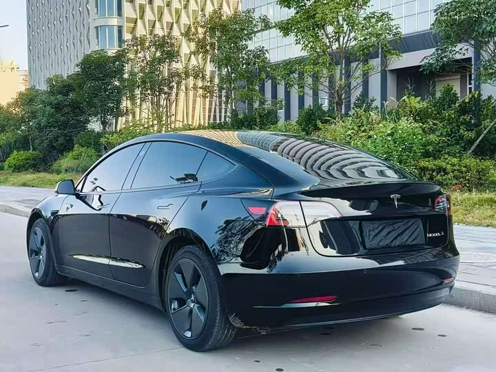 Фото 7 - Tesla Model 3