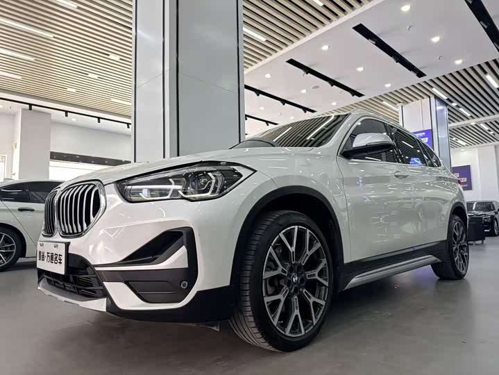 Фото 2 - BMW X1