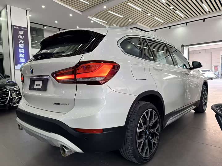 Фото 6 - BMW X1
