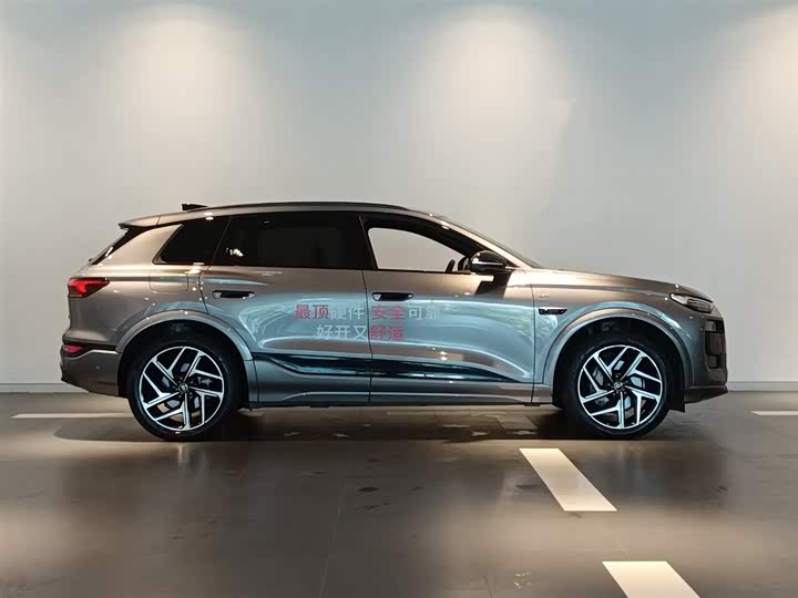 Фото 3 - Audi Q6L e-tron