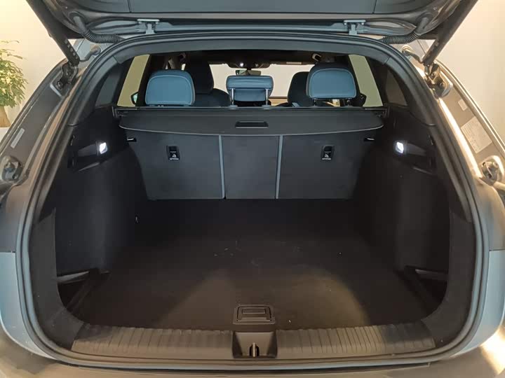 Фото 9 - Audi Q6L e-tron