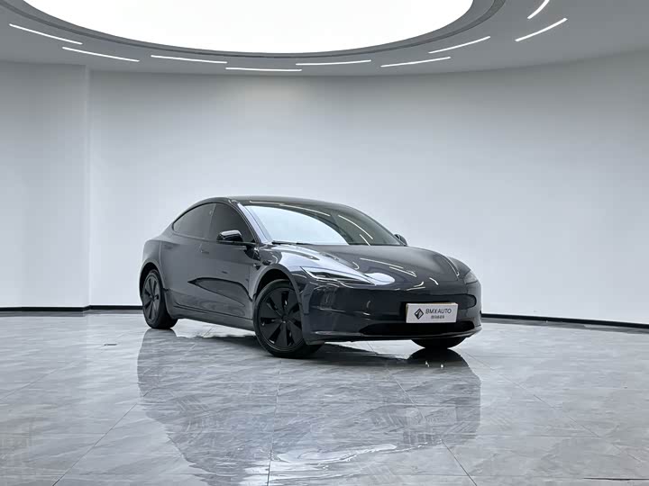 Фото 2 - Tesla Model 3