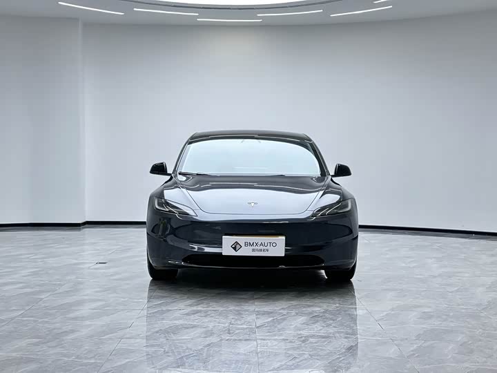 Фото 7 - Tesla Model 3