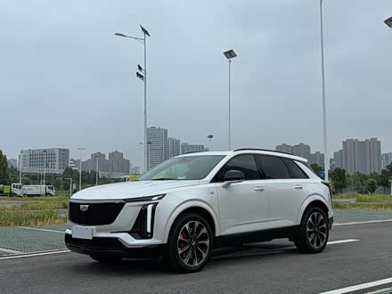 Фото 1 - Cadillac XT5