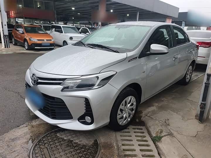 Фото 2 - Toyota Vios