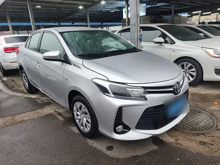 Фото 4 - Toyota Vios