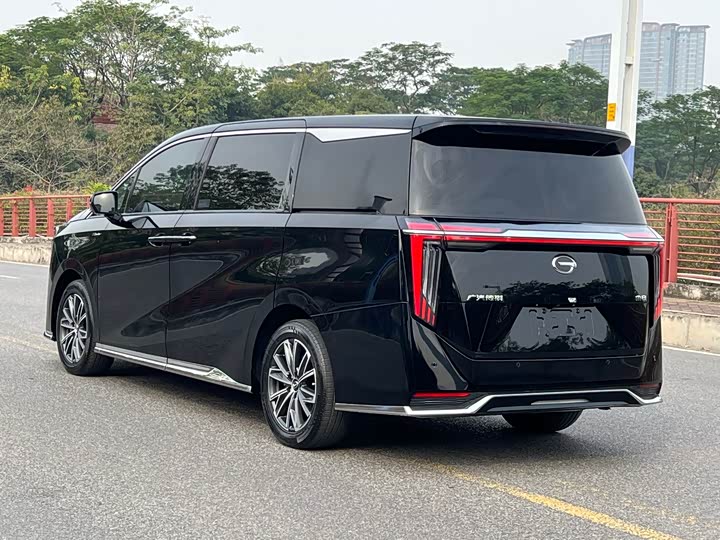 Фото 4 - GAC Trumpchi M8