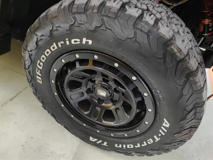 Фото 6 - Tank 300