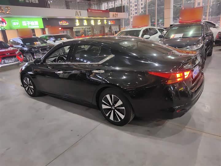 Фото 5 - Nissan Teana