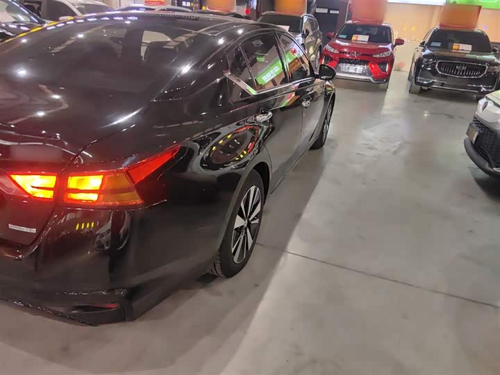 Фото 8 - Nissan Teana